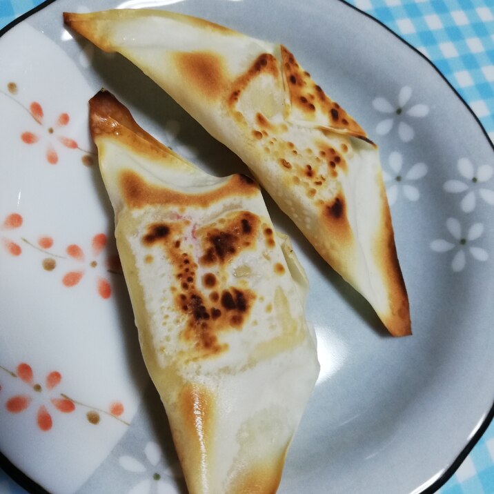 ワンタンの皮でカニカマチーズ焼き